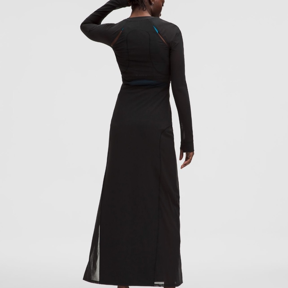 Lululemon x SLNSH Collection
Mesh Cutout Long-Sleeve Dress size 8 - Picture 2 of 6